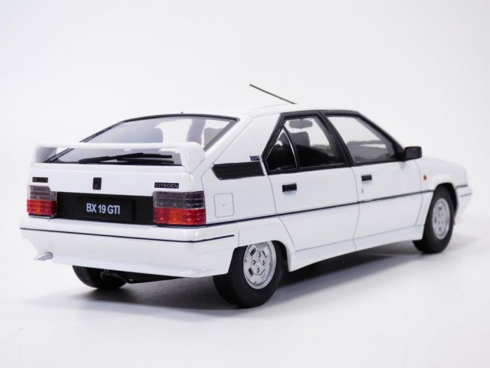 citroen_bx_gti_blanc_1990_triple_9_t9-1800462_1-18_2.jpg