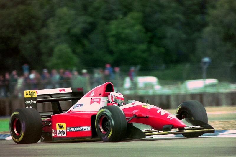 Gerhard_Berger_-_Ferrari_F93A_during_practice_for_the_1993_British_Grand_Prix_(33686722605).jpg